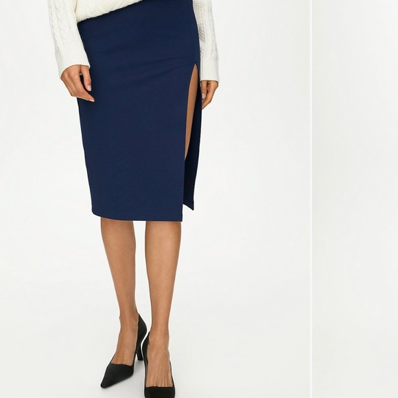 Aritzia Babaton (NWOT) Slit Skirt in Navy - Size 4 - Picture 2 of 8